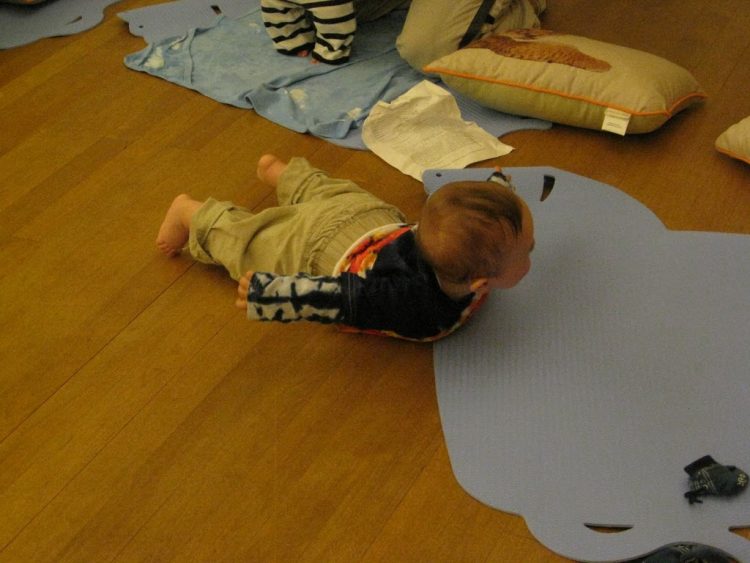 baby tummy time