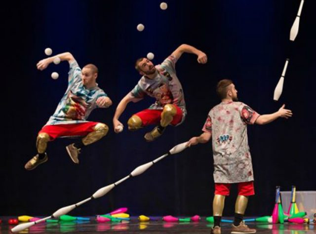 Patrik Elmnert, Wes Peden and Tony Pezzo of Plastic Boom performing "Water On Mars."